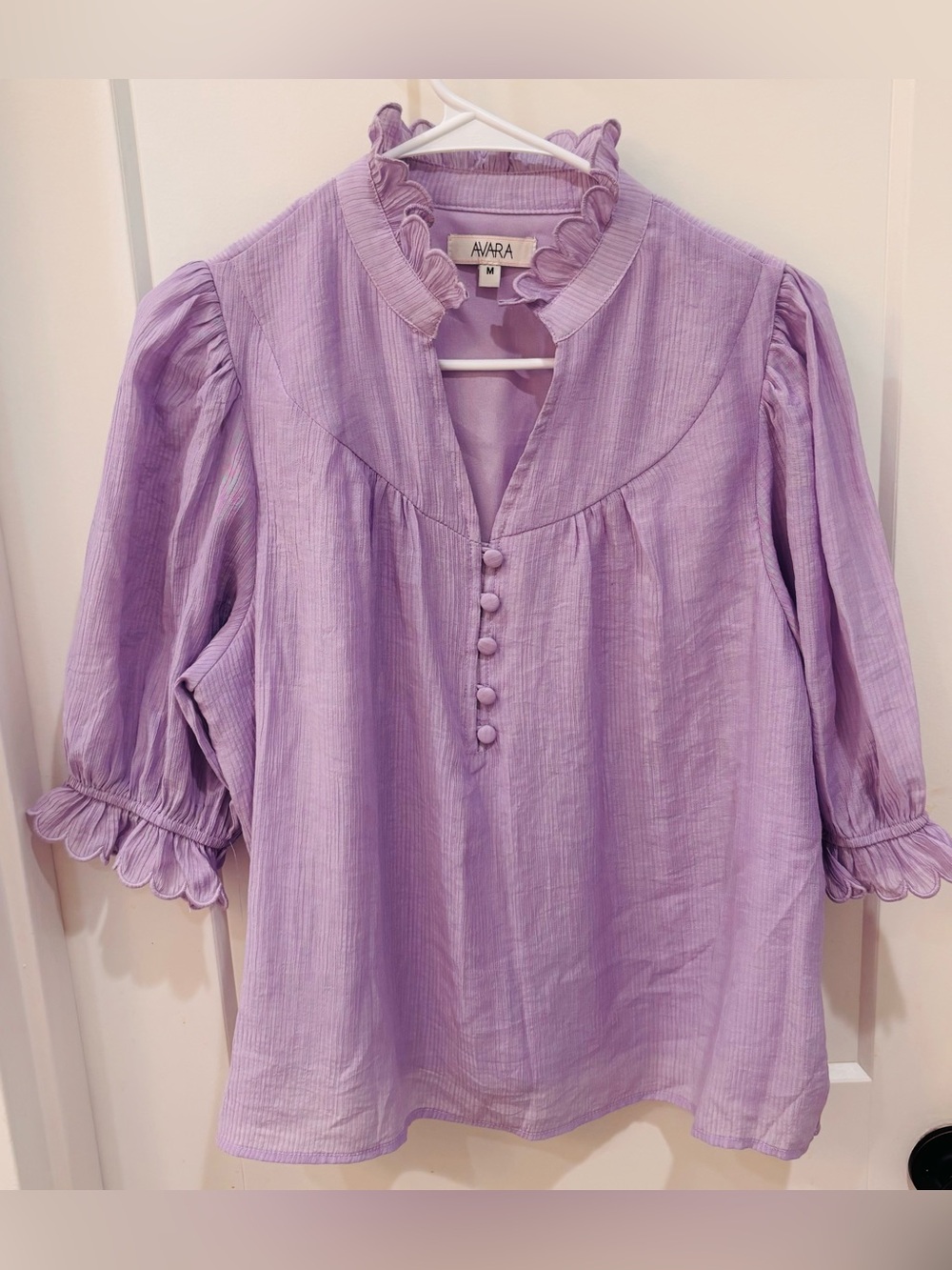 AVARA  Ruffle Neck Cotton Top. Size Medium in mint condition